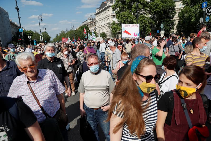 Protest against Chinese Fudan University campus in Budapest