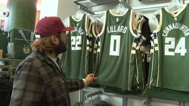 Bucks Pro Shop aims to get fans in Bucks gear