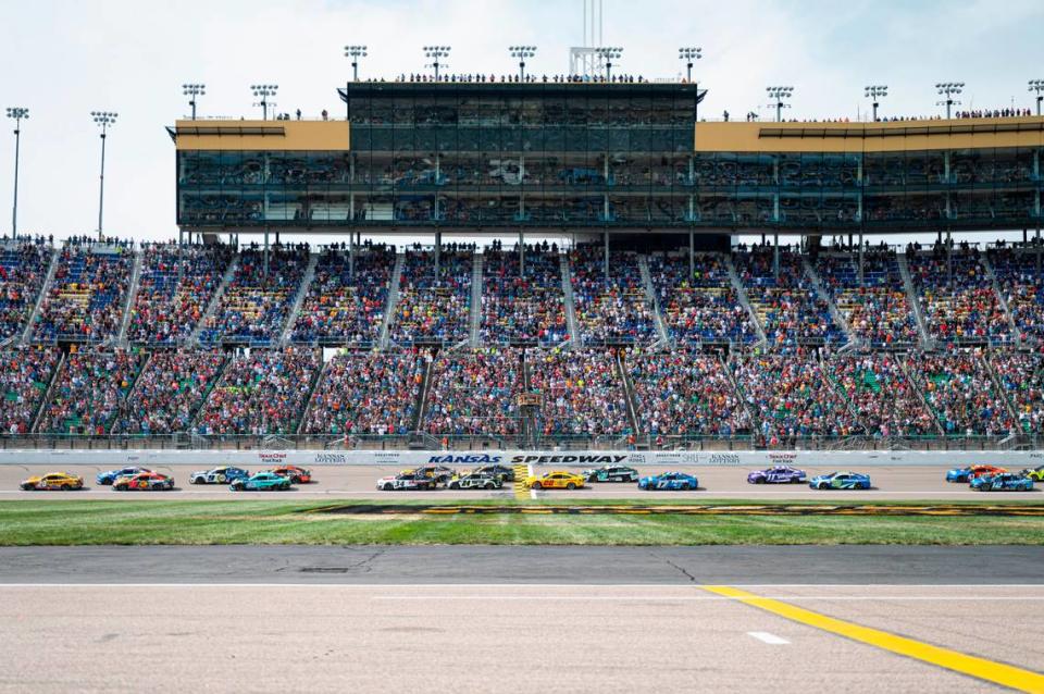 NASCAR Cup Series driver Christopher Bell leads the pack at the start of Sunday afternoon’s Hollywood Casino 400 at Kansas Speedway.