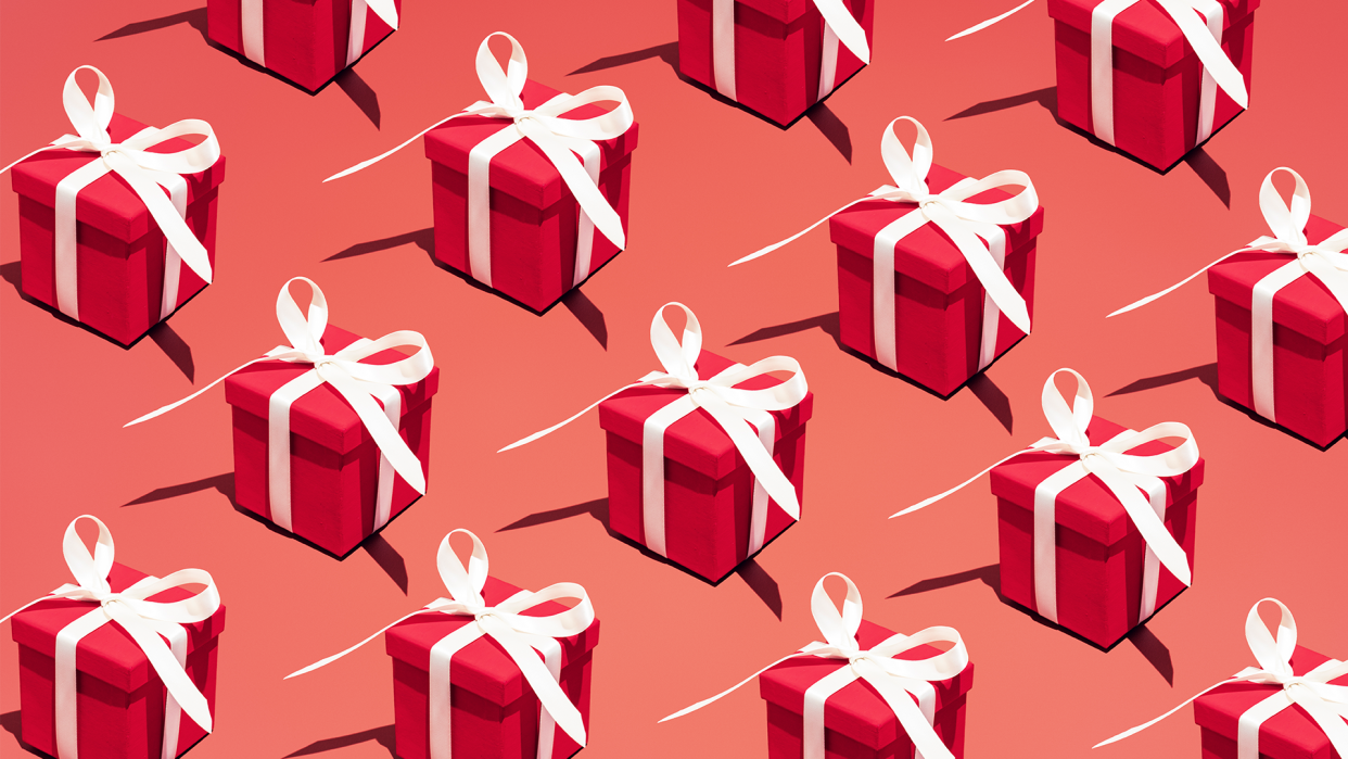 How one mom's gift-wrapping skills made her a TikTok star. (Photo: Getty)