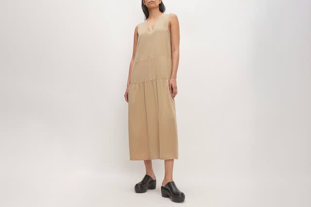 <p>Everlane</p>