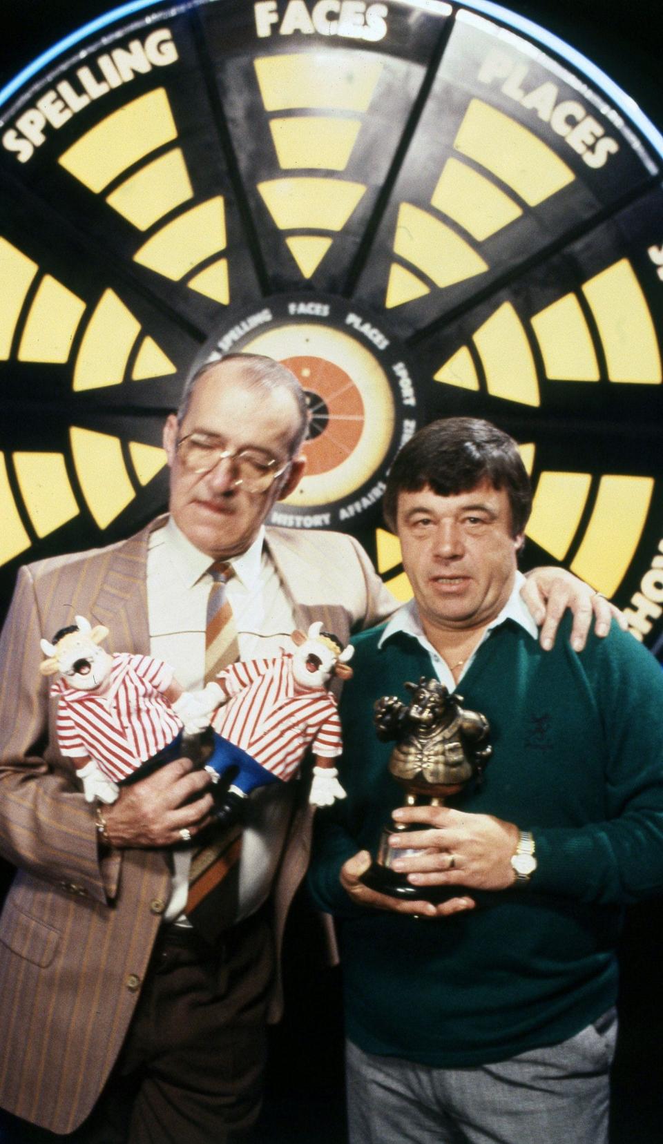 Tony Green with Bullseye host Jim Bowen in 1985