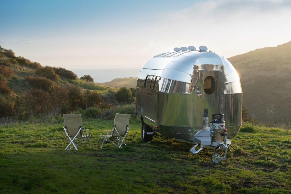 2025 bowlus rivet camping trailer