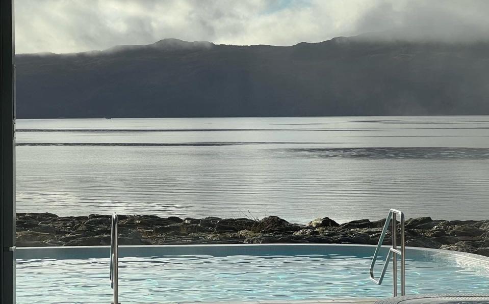 Portavadie infinity pool, Scotland hotel - Robin McKelvie