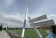 Económicamente, su gran logro en este período fue conseguir que el Ayuntamiento de Madrid recalificase los terrenos de la antigua Ciudad Deportiva para sanear las cuentas del club y construir la nueva Ciudad Real Madrid en Valdebebas. (Foto: Denis Doyle / Getty Images).