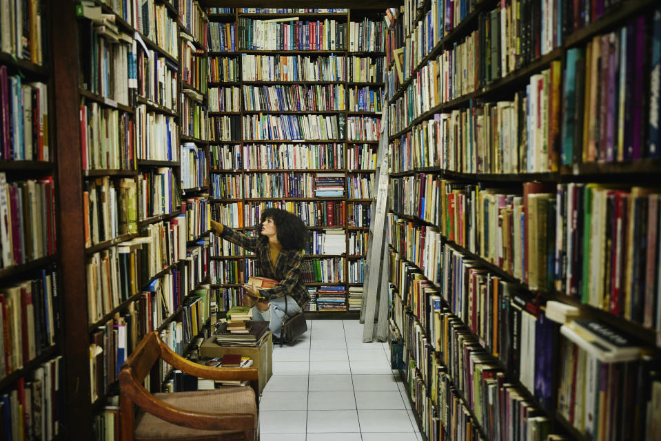 Los precios en librerías pueden llegar a ser muy altos, más que un salario mínimo. (Getty Images)