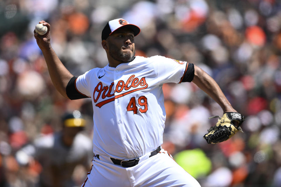 Baltimore Orioles starting pitcher Albert Suarez throws during the second inning of a baseball game against the Oakland Athletics, Sunday, April 28, 2024, in Baltimore. (AP Photo/Nick Wass)
