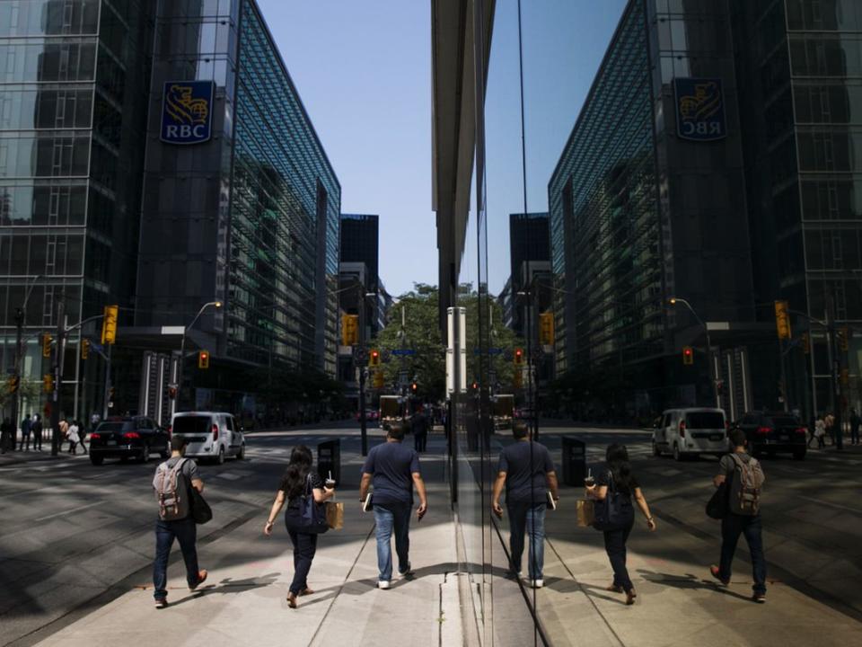 Bay Street As Canada Stocks Retreat As Investors Eschew Pot, Shopify Tumbles