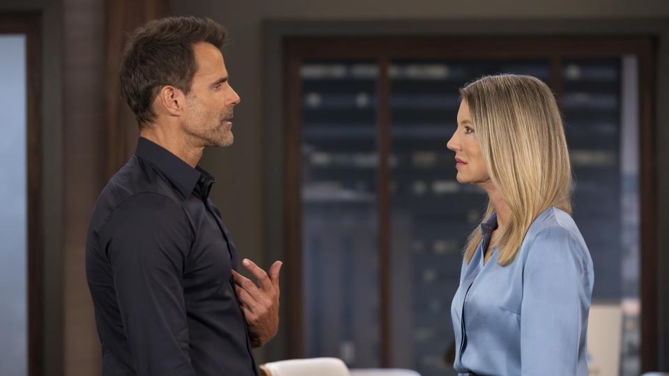 Cameron Mathison and Cynthia Watros as Drew and Nina talking at Crimson in General Hospital