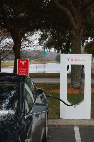 2013 Tesla Model S at Supercharger station on NY-to-FL road trip [photo: David Noland]