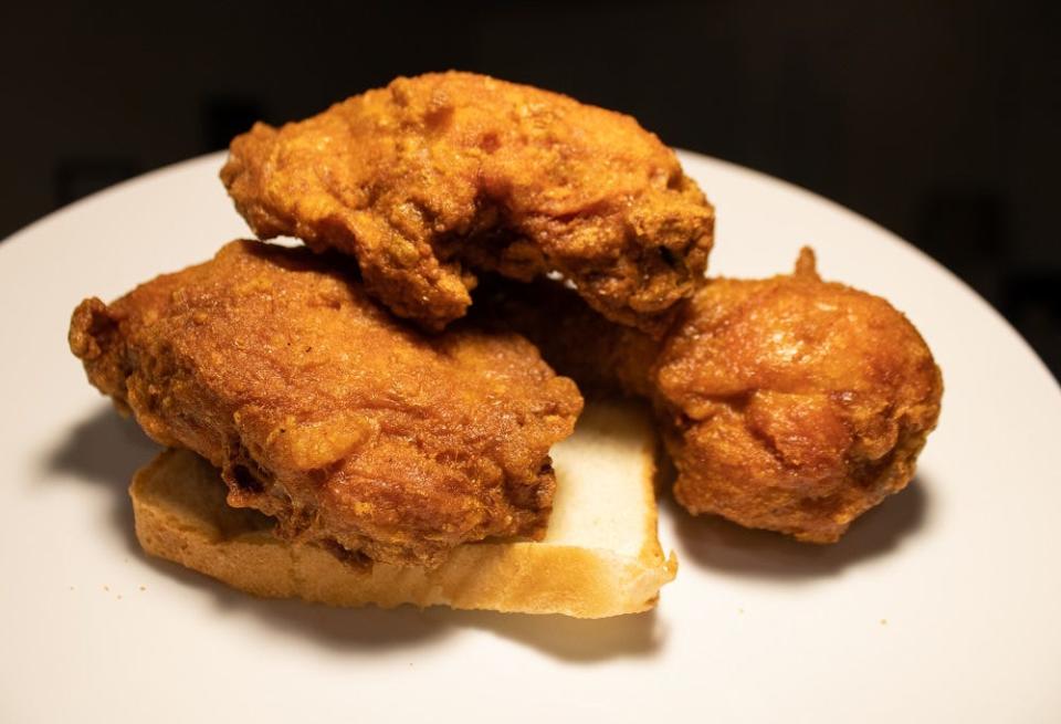 Gus’s World Famous Fried Chicken has garnered scores of accolades and made countless “Best Fried Chicken” lists since the 1980s for its Memphis-style battered and spiced fried chicken.