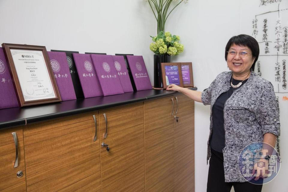 謝詠芬是國內第一位材料學女博士，感念母校培育之恩，她捐贈清華大學數千萬元。