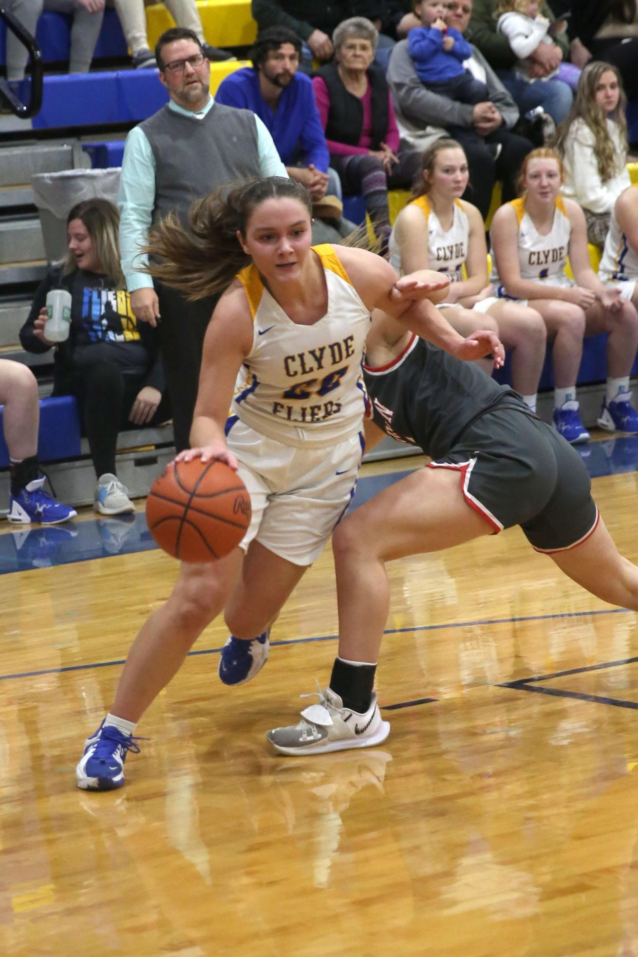 Clyde's Lexi Carlson handles the ball.