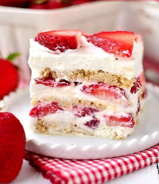 A strawberry shortcake.