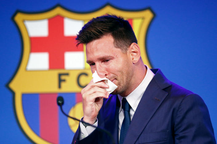 Messi entre lágrimas el día de su adiós al Barça. (Foto: Eric Alonso / Getty Images).