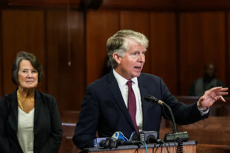 Manhattan District Attorney Cyrus R. Vance Jr. speaks at a news conference about dismissing some 3,000 marijunana smoking and possession cases in New York City, U.S., September 12, 2018. REUTERS/Jeenah Moon