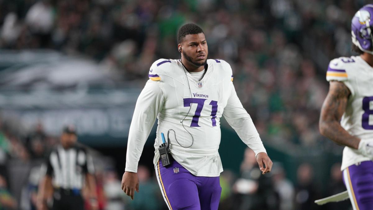 Vikings inactives vs. Eagles: Christian Darrisaw, Marcus Davenport