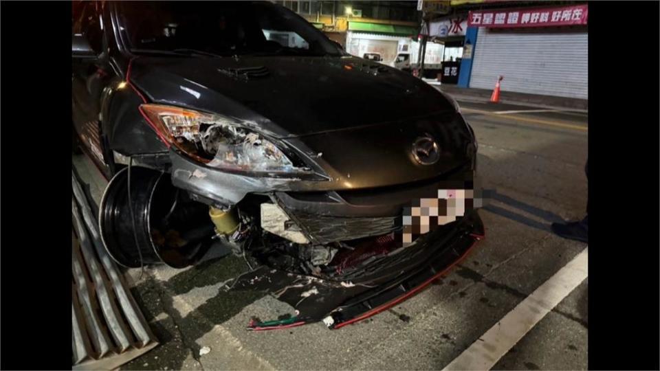 台北信義區駕駛疑恍神還無照　凌晨追撞路邊整排16機車人跑了