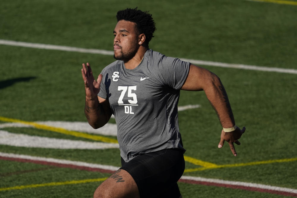 Alijah Vera-Tucker Rated Best Interior Lineman Heading Into NFL Draft by PFF  - Sports Illustrated USC Trojans News, Analysis and More