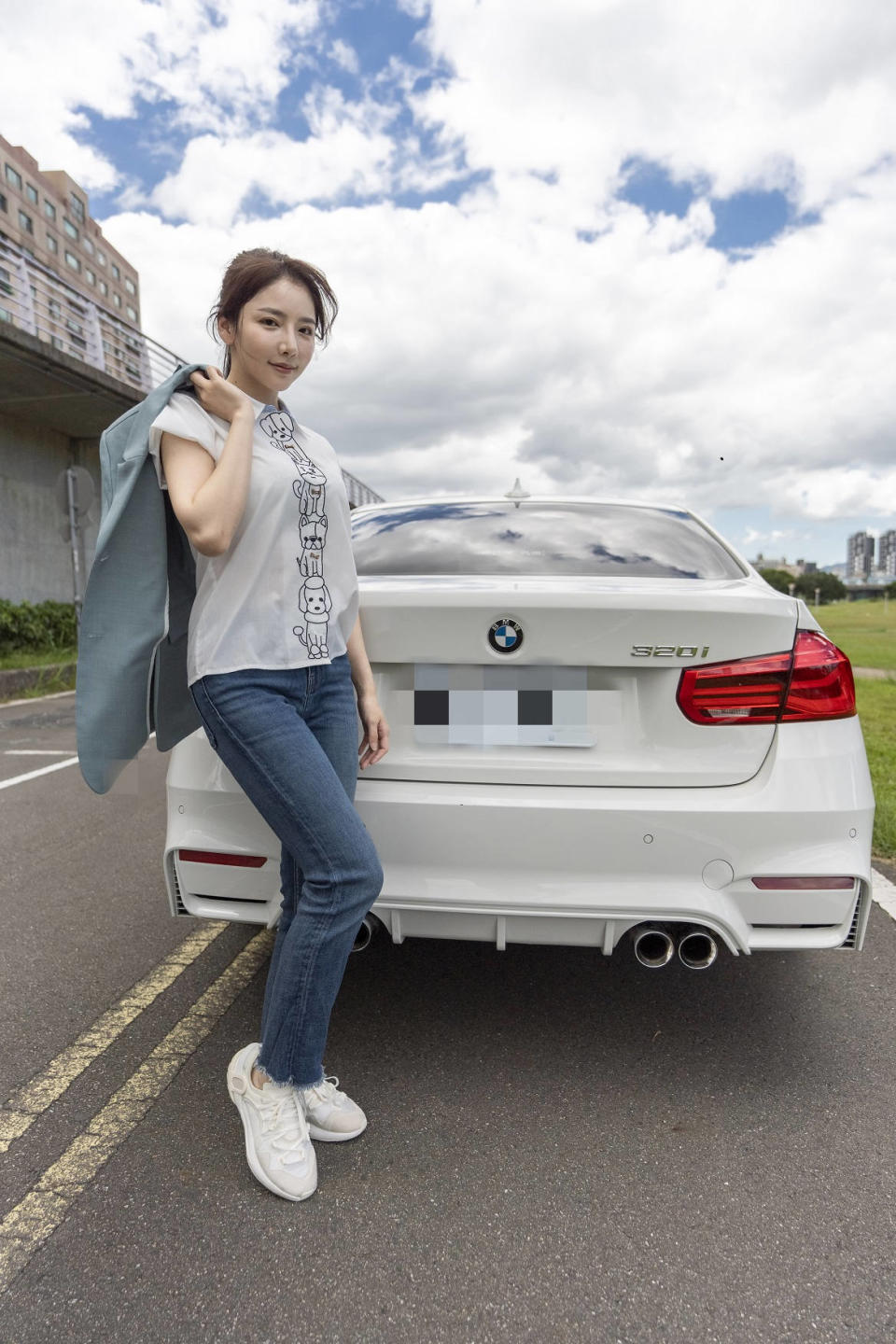 【明星聊愛車】宋羽葤為家人捨跑車換BMW 320i！ 操駕靈敏系統可以快速切換 防撞輔助系統安全性佳！