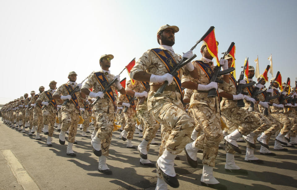 Members of the Iranian revolutionary guard march during a parade to commemorate the anniversary of the Iran-Iraq war (1980-88), in Tehran September 22, 2011. (Photo: Stringer/Reuters)
