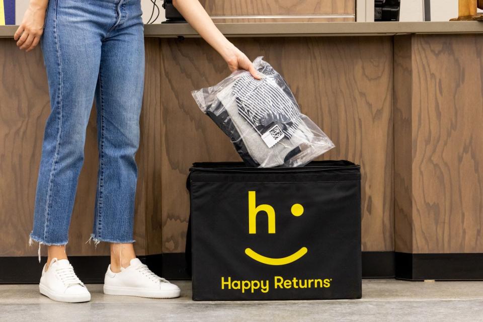 Happy Returns is teaming up with FedEx to offer box-free returns at most FedEx Office locations.