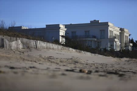 A beachfront residence is seen in East Hampton, New York, March 16, 2016. REUTERS/Jeffrey Basinger