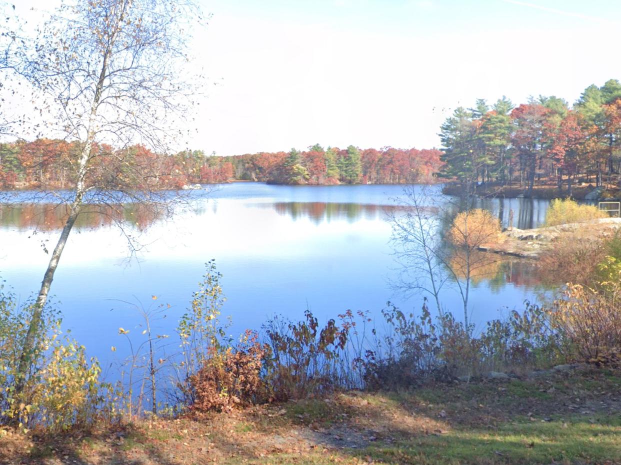 Waldo Lake at D.W. Field Park.