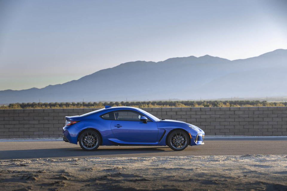 2022_Subaru_BRZ_003.jpg