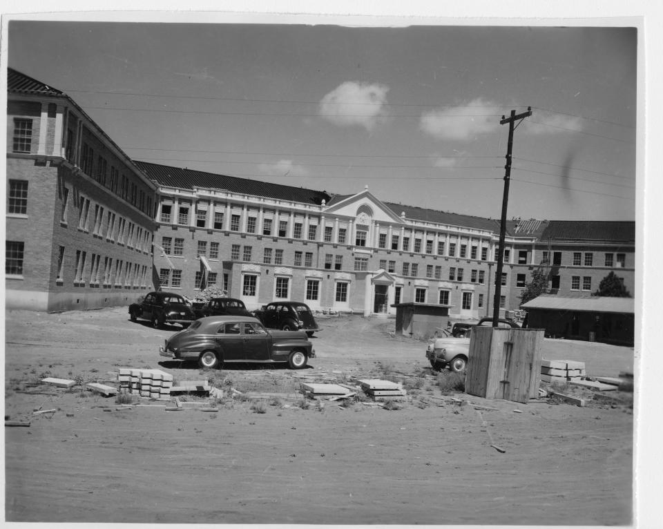 Bledsoe Hall under construction.