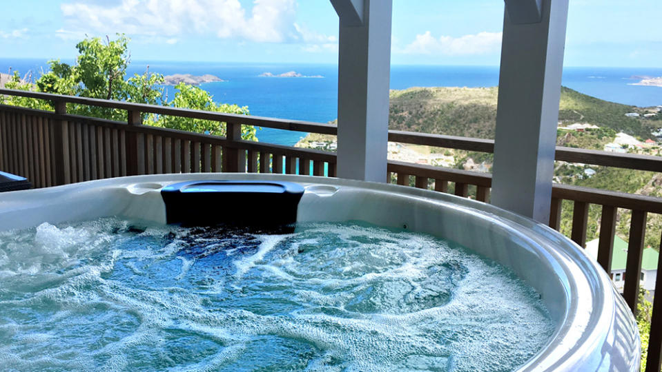 https---saint-barth.villamarie.fr-storage-Chambres-Villa Jacuzzi-villa-jacuzzi-voyage-dans-les-iles-villa-bord-de-mer 