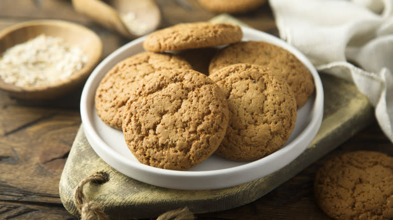 plate of ginger snaps