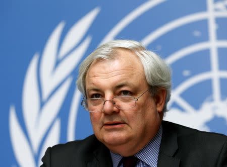 Stephen O'Brien Under-Secretary-General for Humanitarian Affairs addresses a news conference for the launch of the Global Humanitarian Appeal 2016 at the United Nations European headquarters in Geneva, Switzerland December 7, 2015. REUTERS/Denis Balibouse