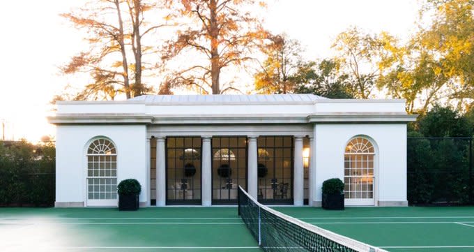 El nuevo pabellón y cancha de tenis en la Casa Blanca, obra cuya finalización fue anunciada por la primera dama Melania Trump. (Twitter/@WhiteHouse)