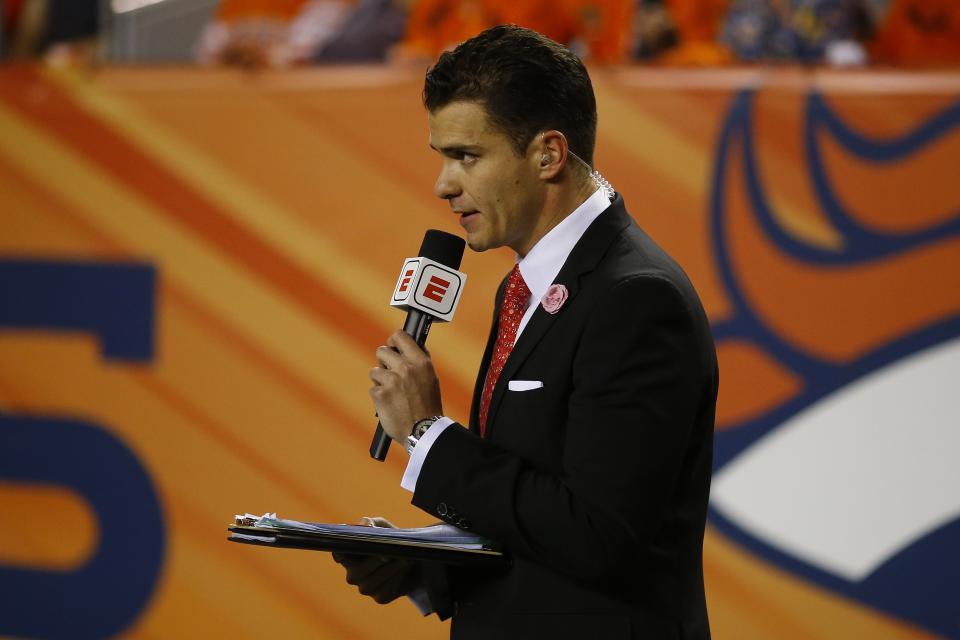 Yahoo’s Kevin Kaduk examines what Sergio Dipp’s unfortunate performance demonstrates about the art of sideline reporting.