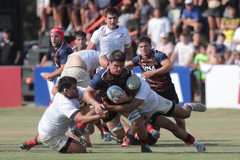 Dogos y Pampas se enfrentaron en Deportiva Francesa, como parte de la preparación