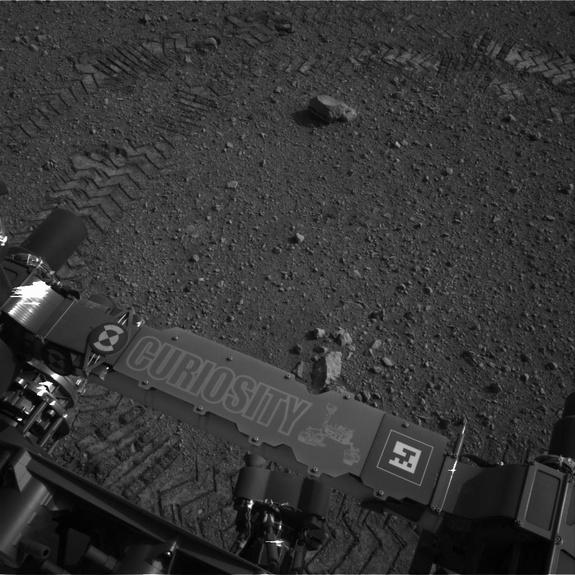 This image was taken by Navcam: Left A (NAV_LEFT_A) onboard NASA's Mars rover Curiosity on Sol 16 (2012-08-22 15:16:35 UTC).