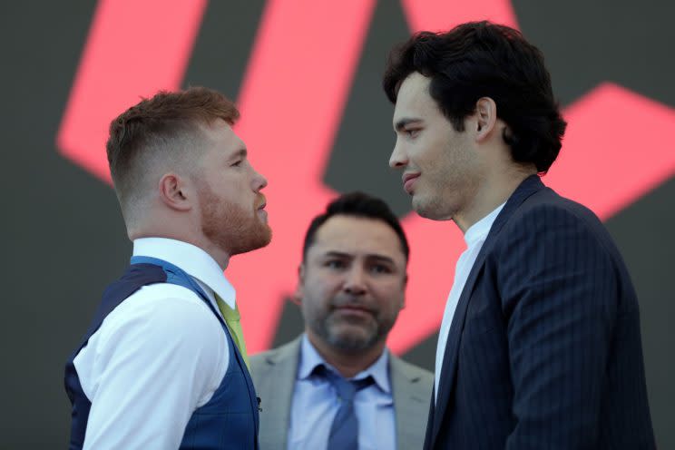 El primer frente a frente entre Saúl Canelo Álvarez y Julio César Chávez Jr. resultó ser un auténtico round de estudio, en su presentación en la Ciudad de México. Foto: Agencia EL UNIVERSAL/Iván Stephens/RCC