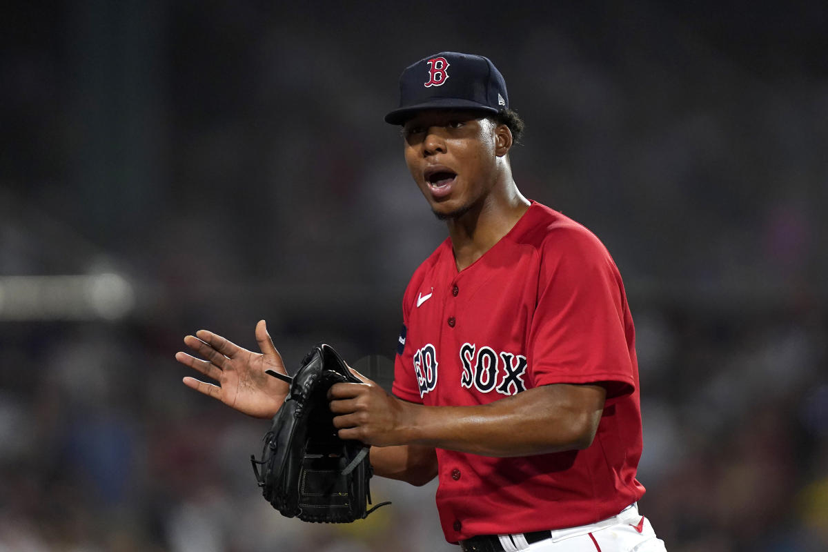 Brayan Bello's effective outing leads Red Sox past White Sox