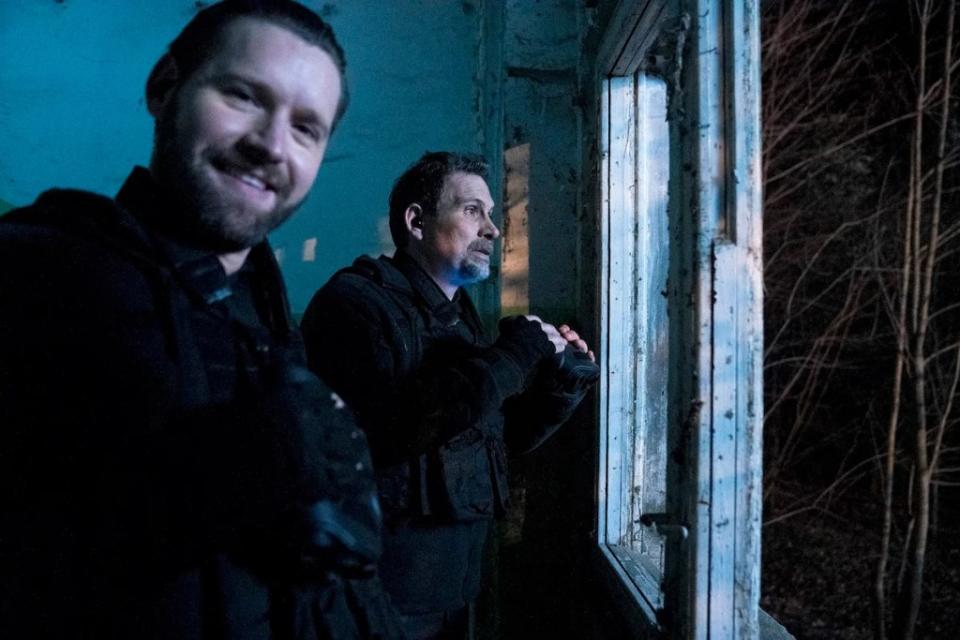 Luke Kleintank as Special Agent Scott Forrester and Jeremy Sisto as Assistant Special Agent in Charge Jubal Valentine filming the crossover episode of “FBI: International” (Credit: Nelly Kiss/CBS)