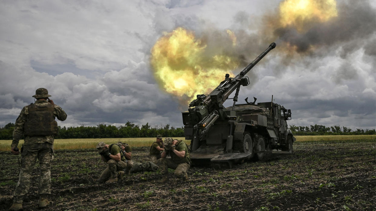 Ukrainian servicemen fire at Russian positions at a frontline in the eastern Ukrainian region of Donbas in 2022.
