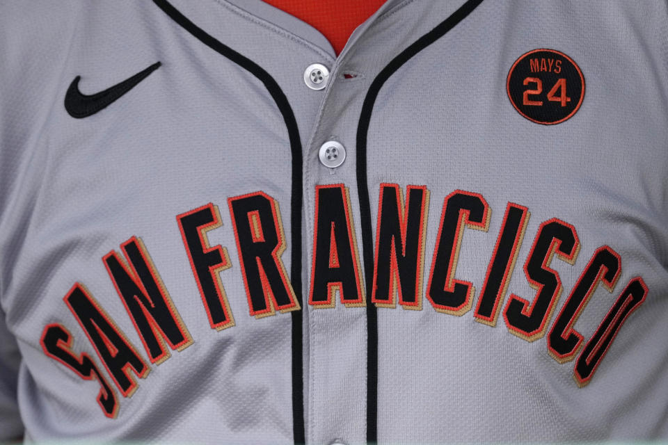 Former San Francisco Giants player Willie Mays's patch is on San Francisco Giants manager Bob Melvin's jersey before a baseball game against the Chicago Cubs in Chicago, Wednesday, June 19, 2024. (AP Photo/Nam Y. Huh)