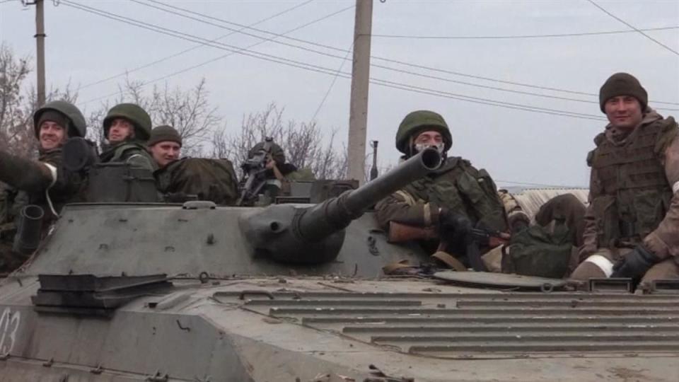 烏克蘭官民上下一心，齊力抵抗俄羅斯。（圖／AP NEWSROOM）