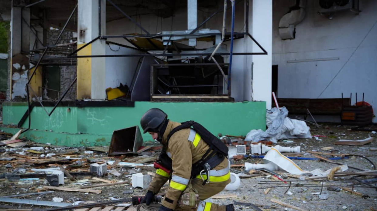 Aftermath of Russian strikes on Mykolaiv on 28 April. Photo:Ukraine’s State Emergency Service