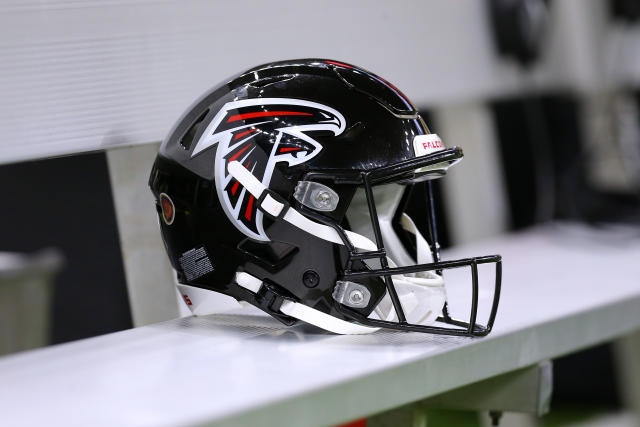 Late ESPN Football Reporter Vaughn McClure Honored at Falcons