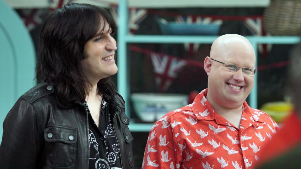 noel fielding and matt lucas in the great british bake off 2020