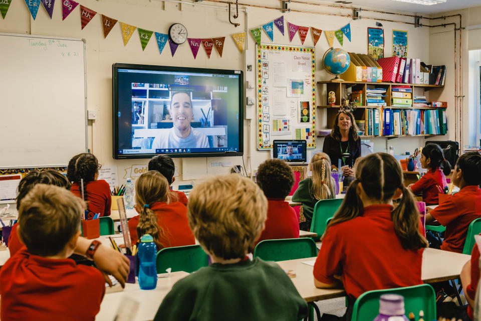 Students at Maple Primary School were treated to a special artistic masterclass from mouth artist Henry Fraser - who is working with Purplebricks to encourage the nation to get behind Team GB on their journey to Tokyo