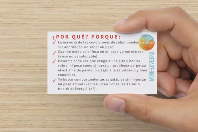 Las tarjetas pueden comprarse por la página y se hacen envíos internacionales; están disponibles en inglés, francés y español