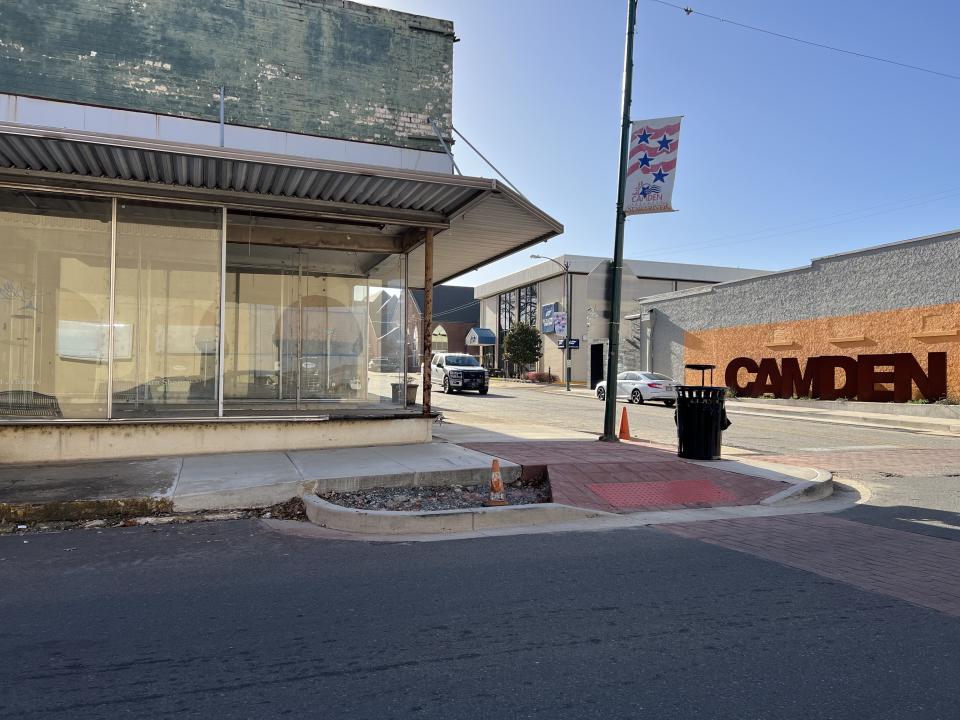 An empty storefront in downtown Camden, Ark. (Jen Judson/Staff)