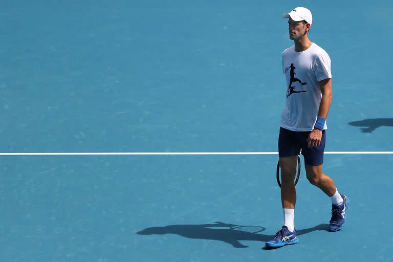 Djokovic ya se prepara en el court central del Australian Open